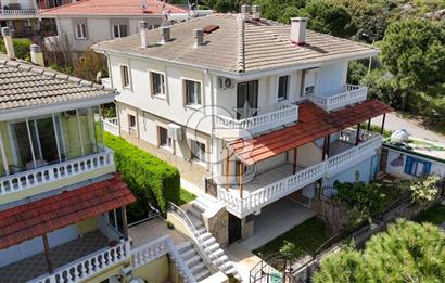 Urla İskele Deniz Manzaralı Villa