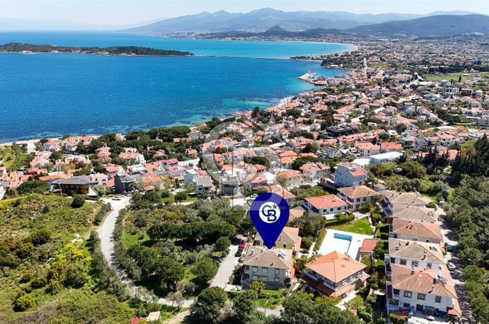 Urla İskele Deniz Manzaralı Villa