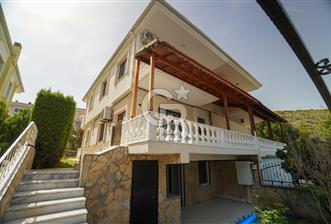 Urla İskele Deniz Manzaralı Villa