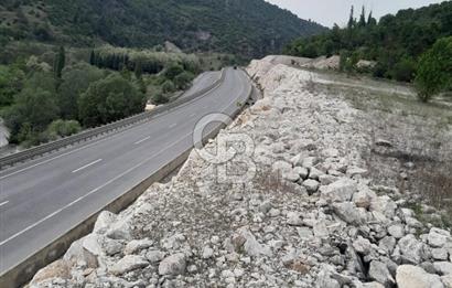 OTOYOLA 140 METRE CEPHELİ SATILIK FIRSAT ARAZİ!..
