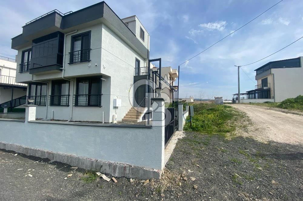 Lapseki Gazi Süleyman Paşa Mahallesinde 3 Katlı Triplex Satılık Villa – 221,88 m² Konfor ve Huzur Bir Arada!