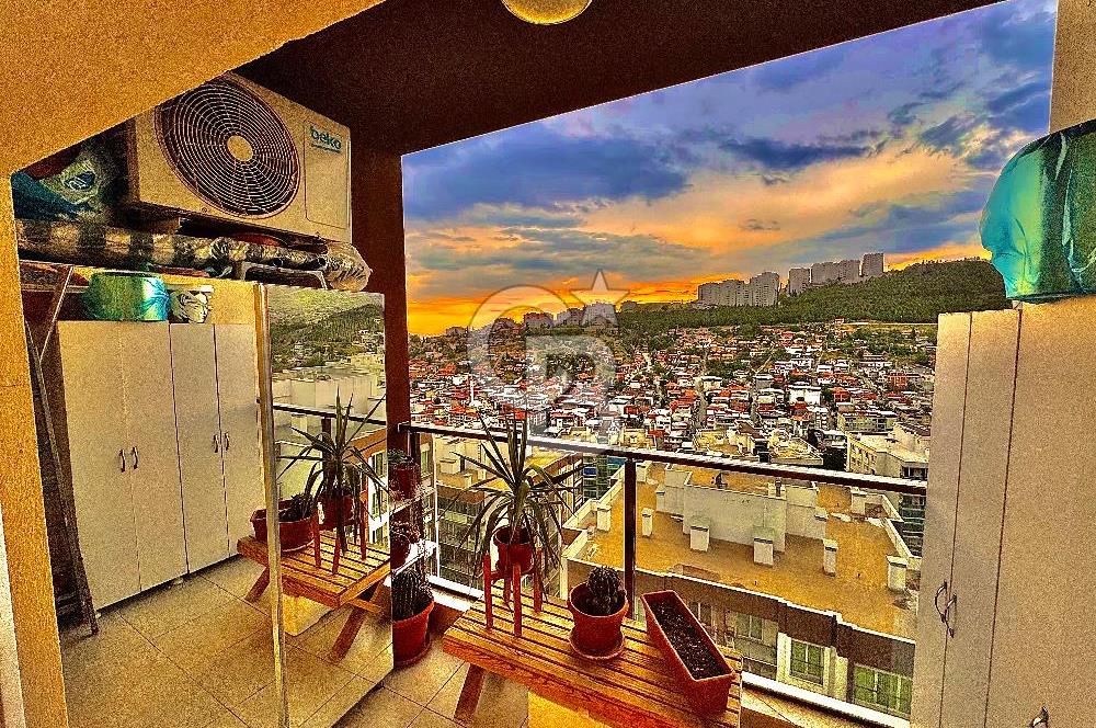 Bayraklı Yamanlar’da Deniz Manzaralı, Güvenlikli Sitede 3+1 Ferah Daire