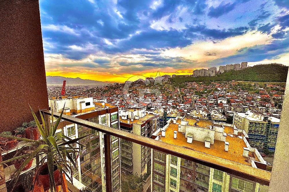 Bayraklı Yamanlar’da Deniz Manzaralı, Güvenlikli Sitede 3+1 Ferah Daire