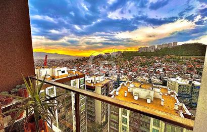 Bayraklı Yamanlar’da Deniz Manzaralı, Güvenlikli Sitede 3+1 Ferah Daire