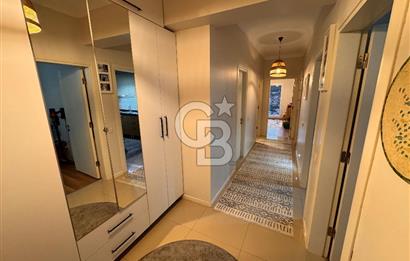 Bayraklı Yamanlar’da Deniz Manzaralı, Güvenlikli Sitede 3+1 Ferah Daire