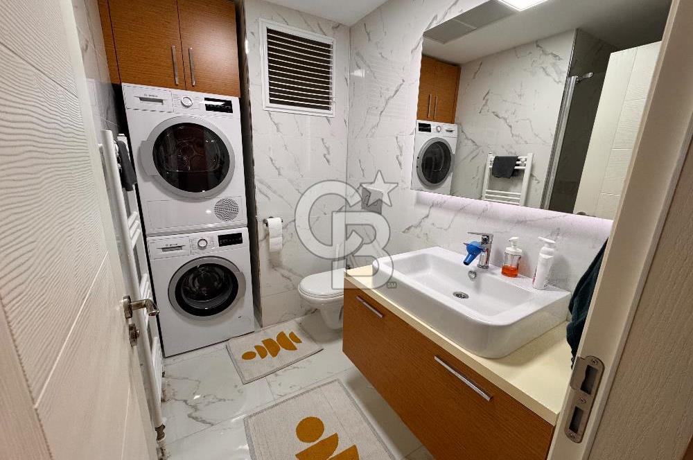 Bayraklı Yamanlar’da Deniz Manzaralı, Güvenlikli Sitede 3+1 Ferah Daire
