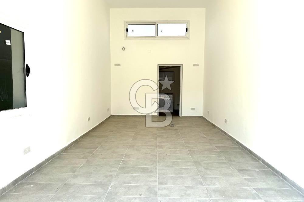 Lefkoşa'ya Bağlı Alayköy'de, Belediye Binasının Olduğu Bölgede, 70 m2 Ofis Alanı ve 80 m2 Atölye / Depo Kullanımı Sunan Satılık Köşe Dükkan !!!