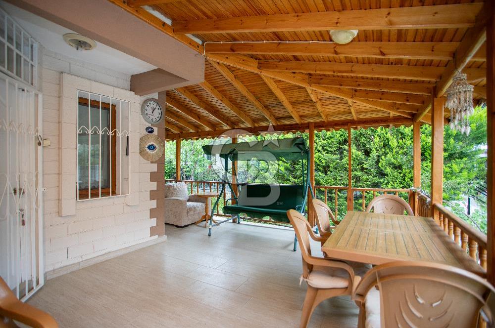 Foça Gündoğdu Sitesi'nde Satılık Dubleks Villa