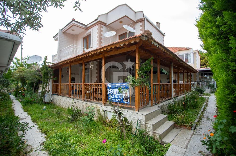 Foça Gündoğdu Sitesi'nde Satılık Dubleks Villa