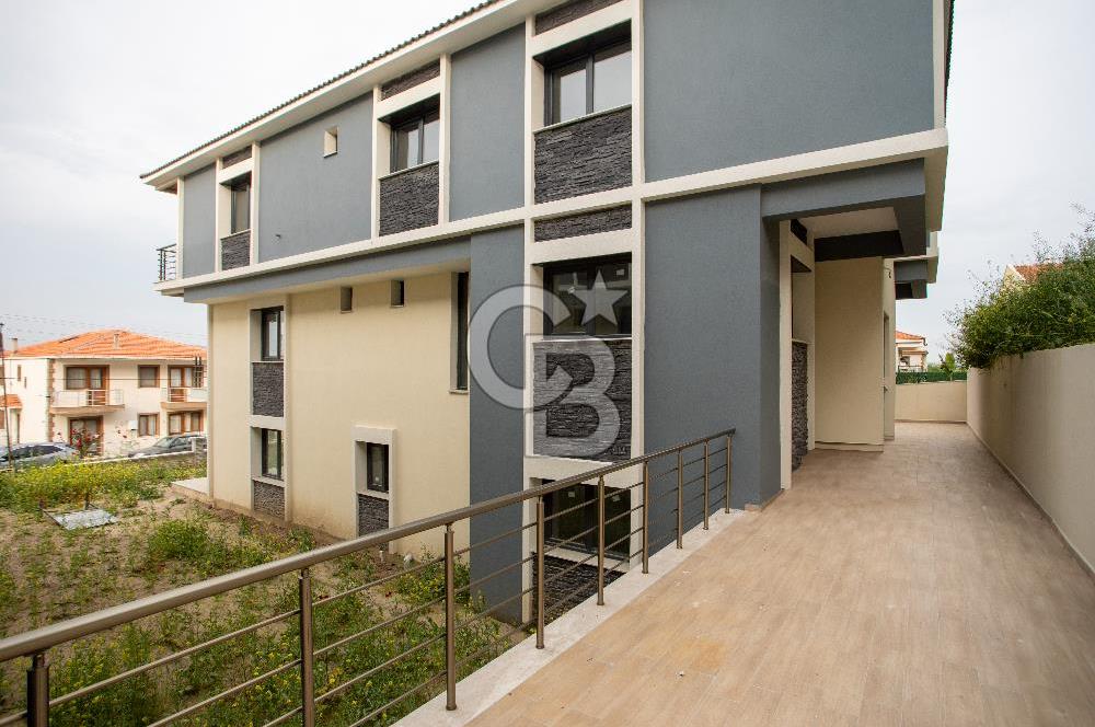 Foça Kazım Dirik'te Satılık Bahçeli 3+1 Dubleks Daire