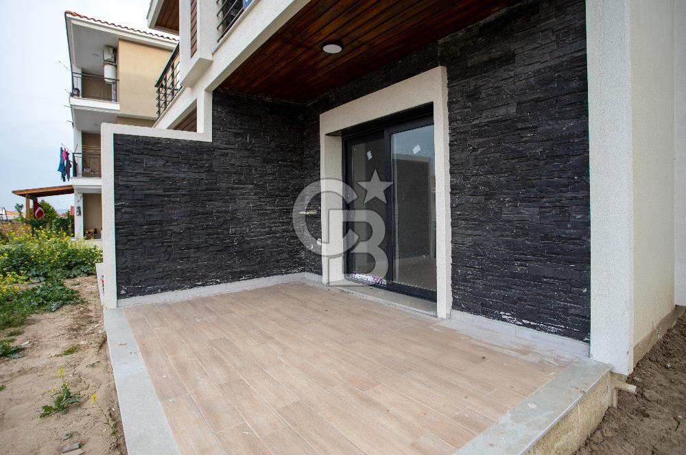 Foça Kazım Dirik'te Satılık Bahçeli 3+1 Dubleks Daire