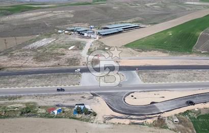 AYAŞ - BEYPAZARI ANA YOLUNA CEPHELİ 6.507 M2 SATILIK TARLA
