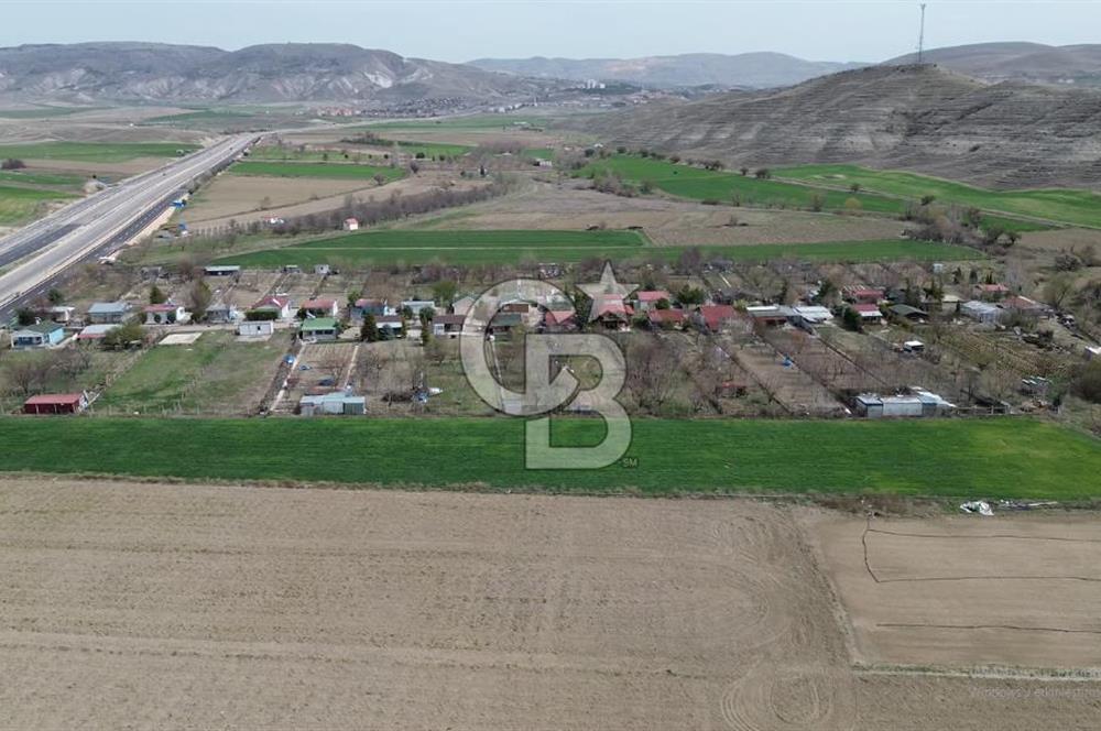 AYAŞ - BEYPAZARI ANA YOLUNA CEPHELİ 6.507 M2 SATILIK TARLA