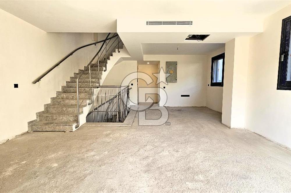 İZMİR BORNOVA EVKA-3'TE KİRALIK İŞYERİ 3 KATLI KOMPLE BİNA