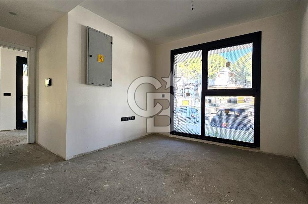 İZMİR BORNOVA EVKA-3'TE KİRALIK İŞYERİ 3 KATLI KOMPLE BİNA