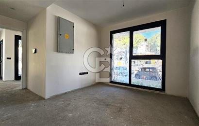İZMİR BORNOVA EVKA-3'TE KİRALIK İŞYERİ 3 KATLI KOMPLE BİNA