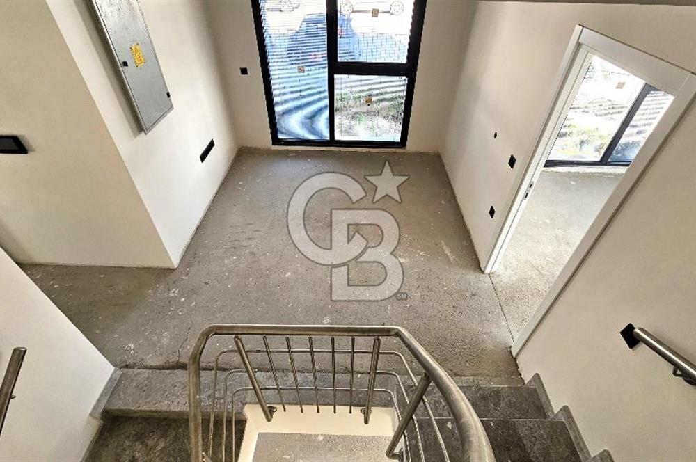 İZMİR BORNOVA EVKA-3'TE KİRALIK İŞYERİ 3 KATLI KOMPLE BİNA