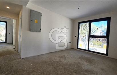 İZMİR BORNOVA EVKA-3'TE KİRALIK İŞYERİ 3 KATLI KOMPLE BİNA