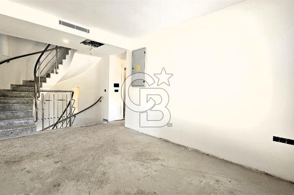 İZMİR BORNOVA EVKA-3'TE KİRALIK İŞYERİ 3 KATLI KOMPLE BİNA