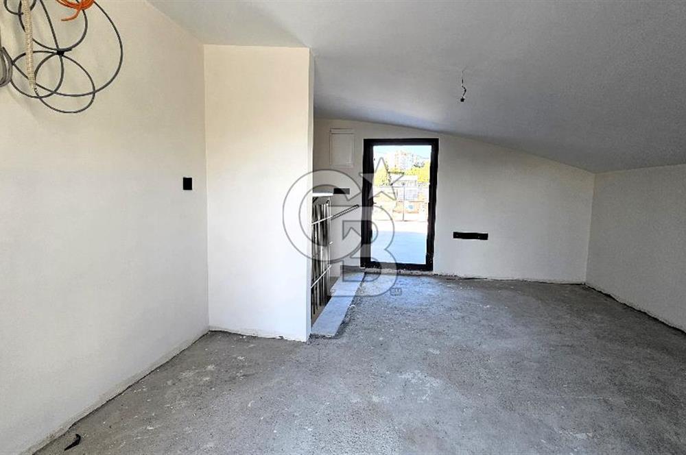 İZMİR BORNOVA EVKA-3'TE KİRALIK İŞYERİ 3 KATLI KOMPLE BİNA