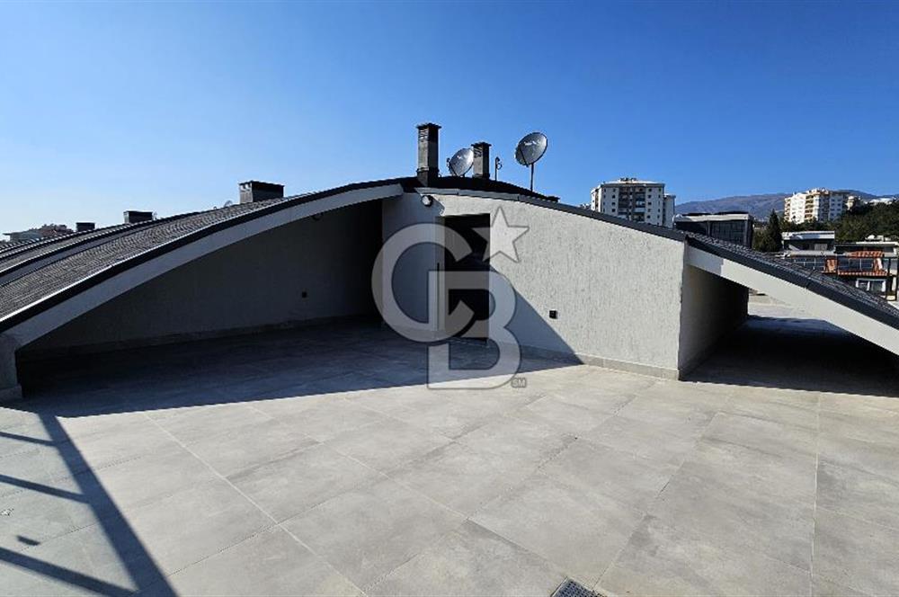 İZMİR BORNOVA EVKA-3'TE KİRALIK İŞYERİ 3 KATLI KOMPLE BİNA