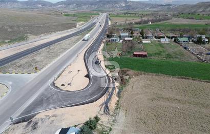 AYAŞ - BEYPAZARI ANA YOLUNA CEPHELİ 6.507 M2 SATILIK TARLA