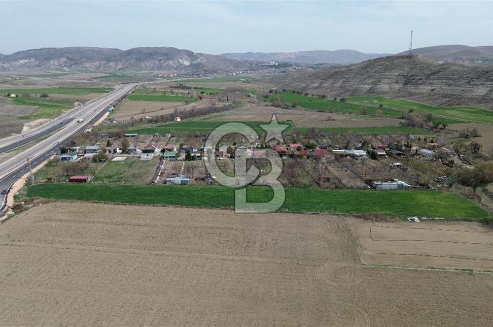 AYAŞ - BEYPAZARI ANA YOLUNA CEPHELİ 6.507 M2 SATILIK TARLA