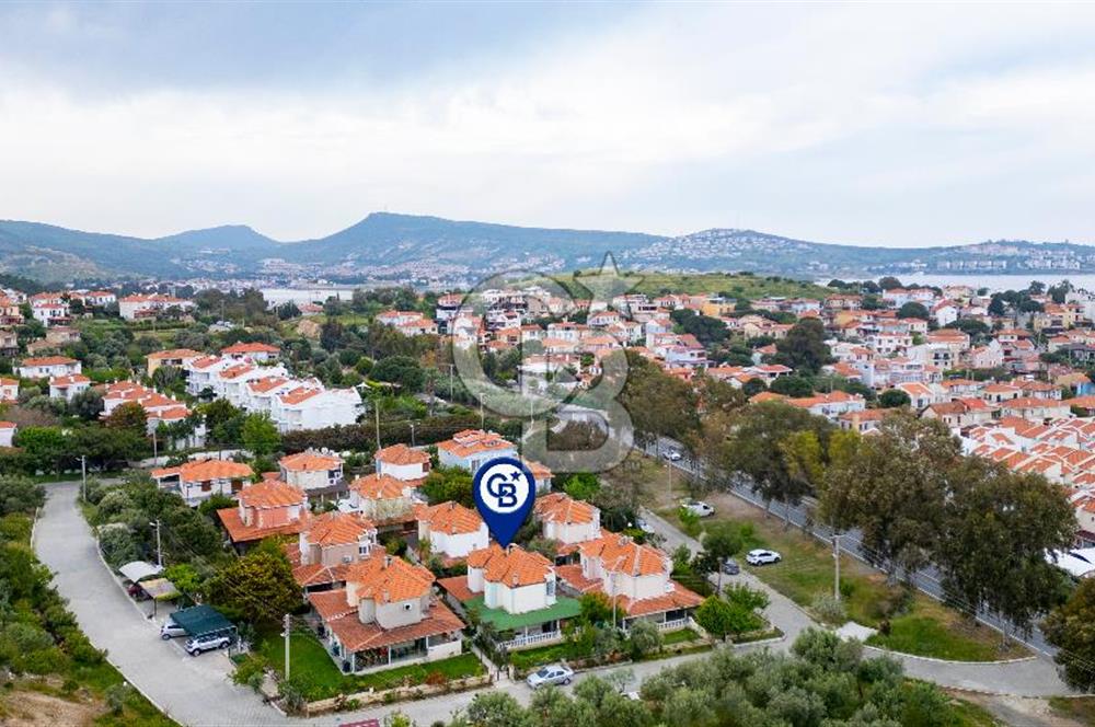 Foça Gündoğdu Sitesi'nde Satılık Dubleks Villa