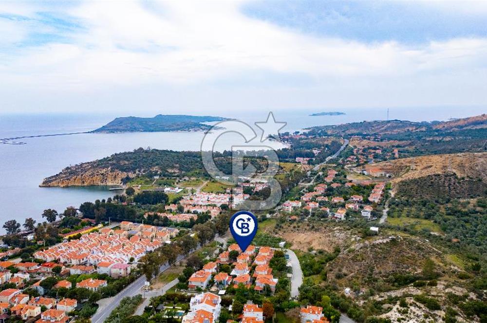 Foça Gündoğdu Sitesi'nde Satılık Dubleks Villa