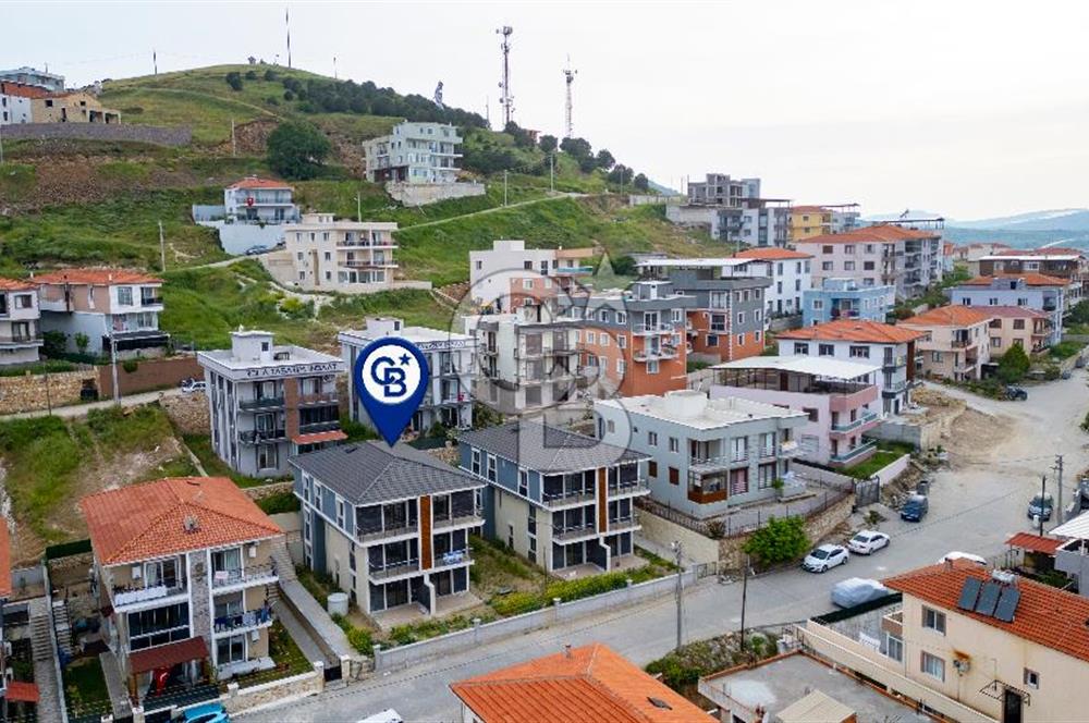 Foça Kazım Dirik'te Satılık Bahçeli 3+1 Dubleks Daire