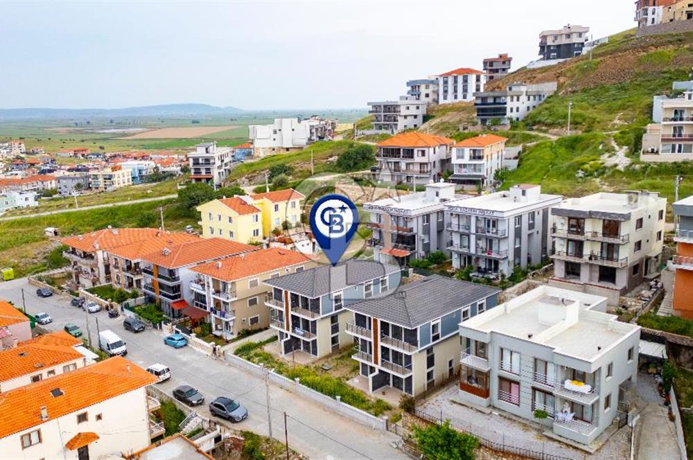 Foça Kazım Dirik'te Satılık Bahçeli 3+1 Dubleks Daire