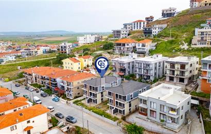 Foça Kazım Dirik'te Satılık Bahçeli 3+1 Dubleks Daire