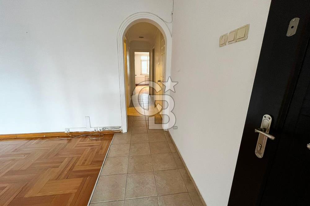 BAĞDAT CADDESİ ÜZERİNDE KONUT VE İŞYERİNE UYGUN KİRALIK 3+1