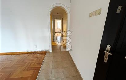 BAĞDAT CADDESİ ÜZERİNDE KONUT VE İŞYERİNE UYGUN KİRALIK 3+1