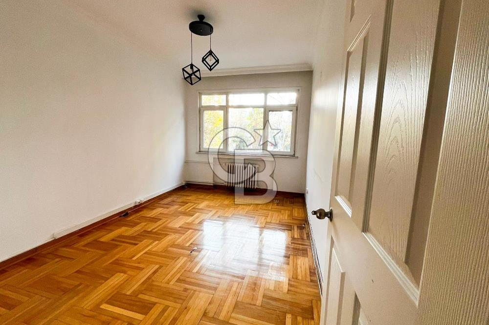 BAĞDAT CADDESİ ÜZERİNDE KONUT VE İŞYERİNE UYGUN KİRALIK 3+1