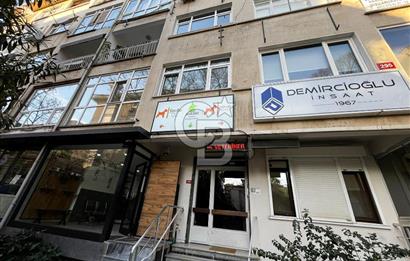 BAĞDAT CADDESİ ÜZERİNDE KONUT VE İŞYERİNE UYGUN KİRALIK 3+1