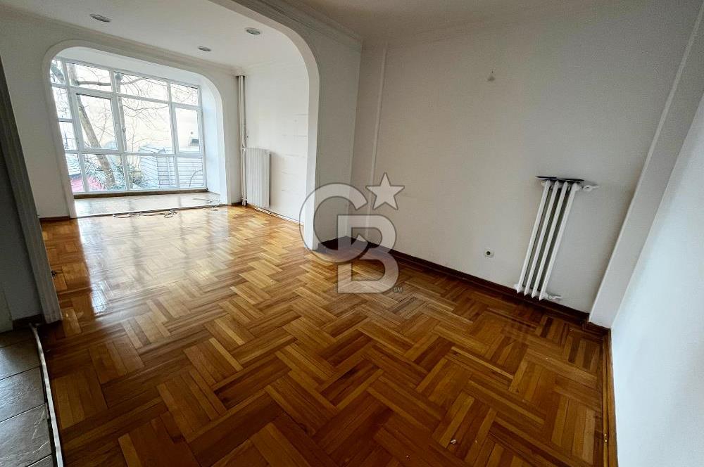 BAĞDAT CADDESİ ÜZERİNDE KONUT VE İŞYERİNE UYGUN KİRALIK 3+1