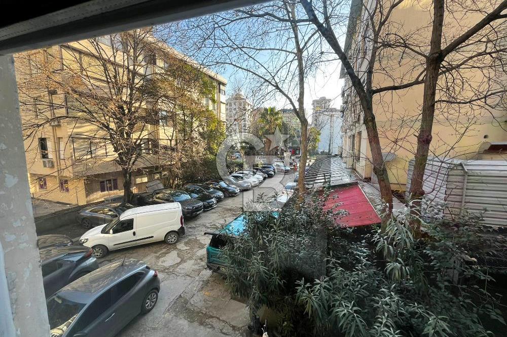 BAĞDAT CADDESİ ÜZERİNDE KONUT VE İŞYERİNE UYGUN KİRALIK 3+1