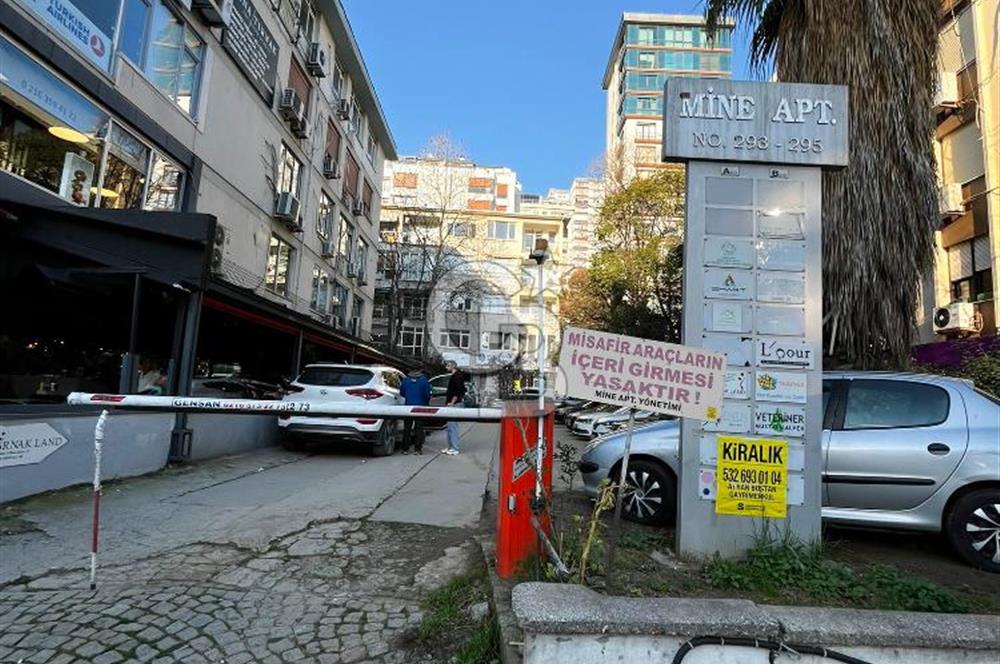 BAĞDAT CADDESİ ÜZERİNDE KONUT VE İŞYERİNE UYGUN KİRALIK 3+1