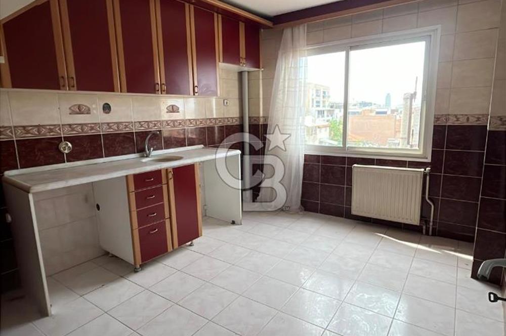 ÇİĞLİ -ŞİRİNTEPE- DERE CADDESİNDE SATILIK 4+1FIRSAT GENİŞ DAİRE