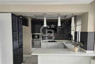 Oranda Mavi Çam Apartmanında Kiralık Orman Manzaralı Daire