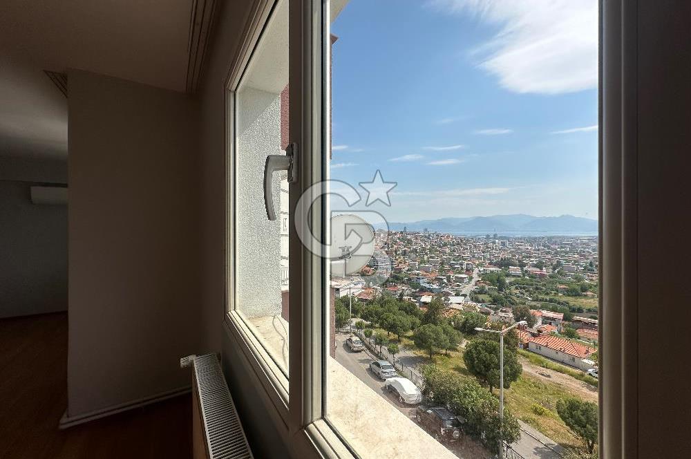 Çiğli Yakakent Mh Deniz Manzaralı Arakat Satılık 3+1 Daire 