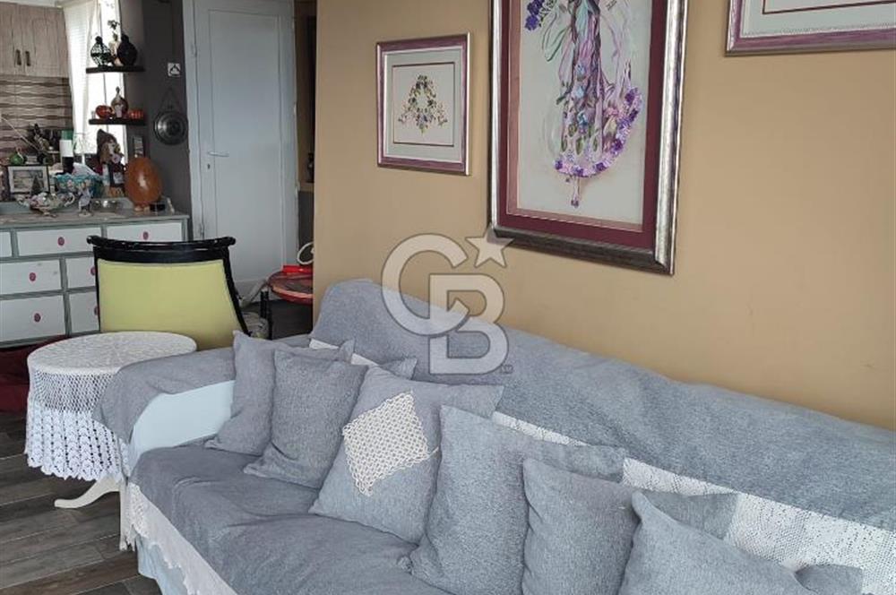 Çeşme Çiftlikköy'de Sakız Adası Manzaralı Yazlık