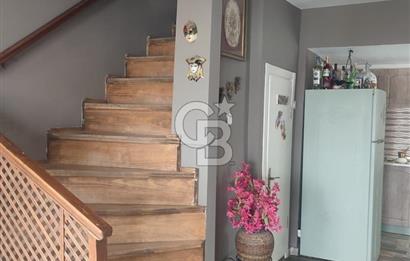 Çeşme Çiftlikköy'de Sakız Adası Manzaralı Yazlık