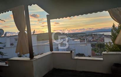 Çeşme Çiftlikköy'de Sakız Adası Manzaralı Yazlık