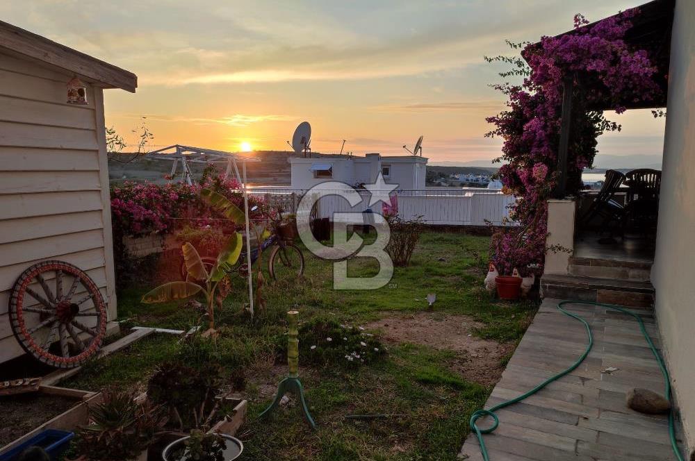 Çeşme Çiftlikköy'de Sakız Adası Manzaralı Yazlık