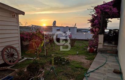 Çeşme Çiftlikköy'de Sakız Adası Manzaralı Yazlık