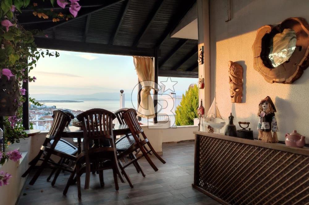 Çeşme Çiftlikköy'de Sakız Adası Manzaralı Yazlık