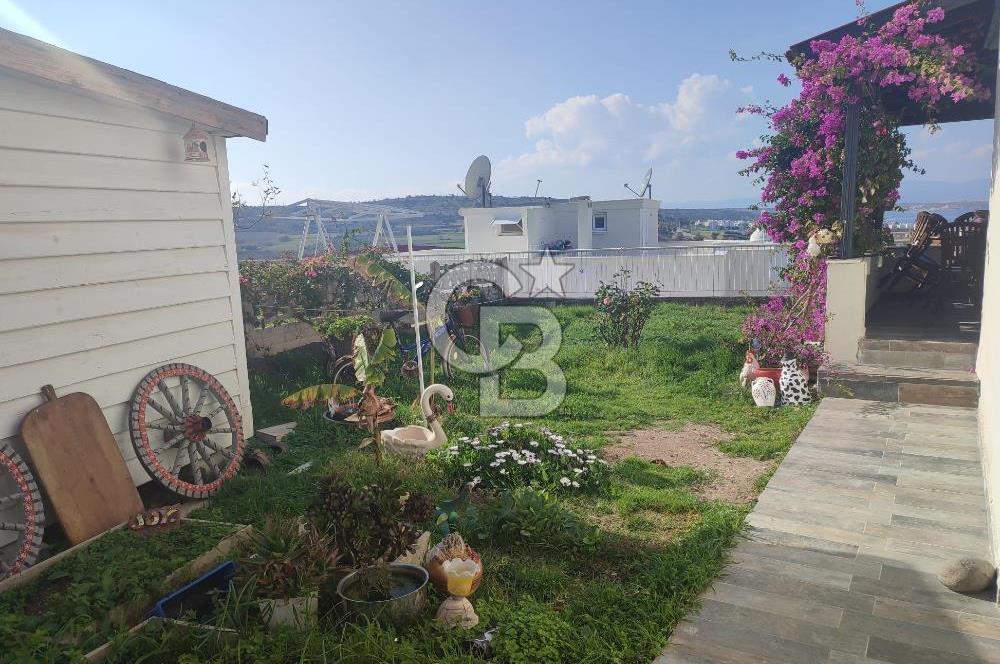 Çeşme Çiftlikköy'de Sakız Adası Manzaralı Yazlık