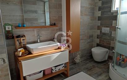 Çeşme Çiftlikköy'de Sakız Adası Manzaralı Yazlık